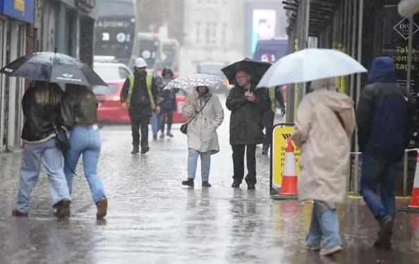 英国新风暴来袭：气象局红色警报！英国公共假期再增加！