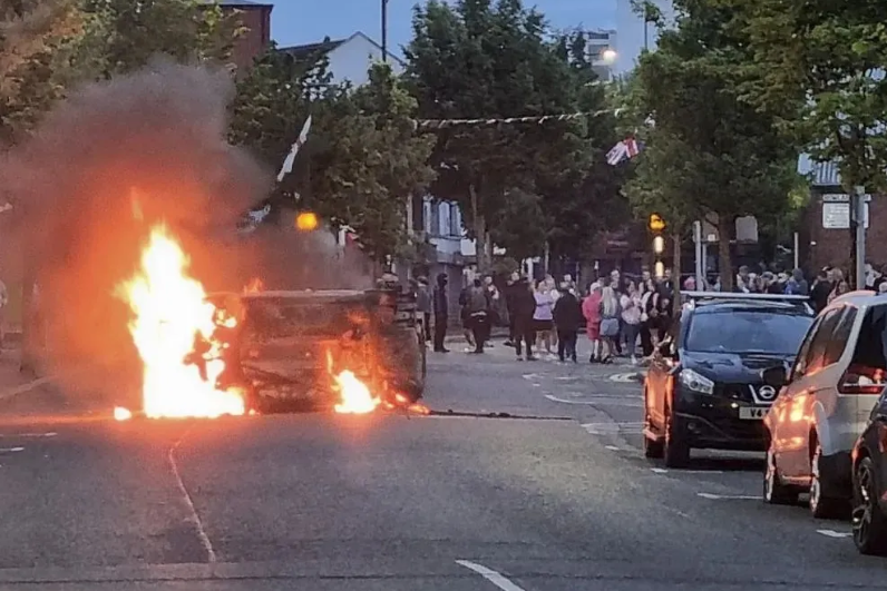 英国公投废掉首相？斯塔默上台4个月表现差劲，260万英国人要求重新大选