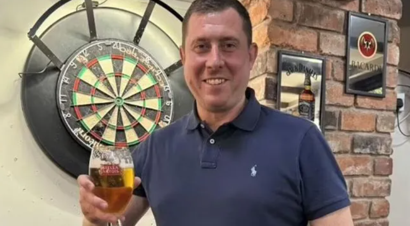 英国公投废掉首相？斯塔默上台4个月表现差劲，260万英国人要求重新大选